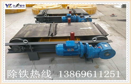永磁自卸式除鐵器，山東生產(chǎn)永磁自卸式除鐵器廠(chǎng)家_技術(shù)參數_山東生產(chǎn)永磁自卸式除鐵器廠(chǎng)家磁塊安裝方式_如何換帶