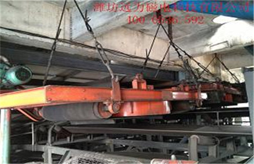 輸送帶除鐵器，河北輸送帶除鐵器安示意圖_強磁河北輸送帶除鐵器安示意圖工作原理構造選型_廠(chǎng)家 